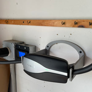 Tesla universal mobilkontakt väggfäste