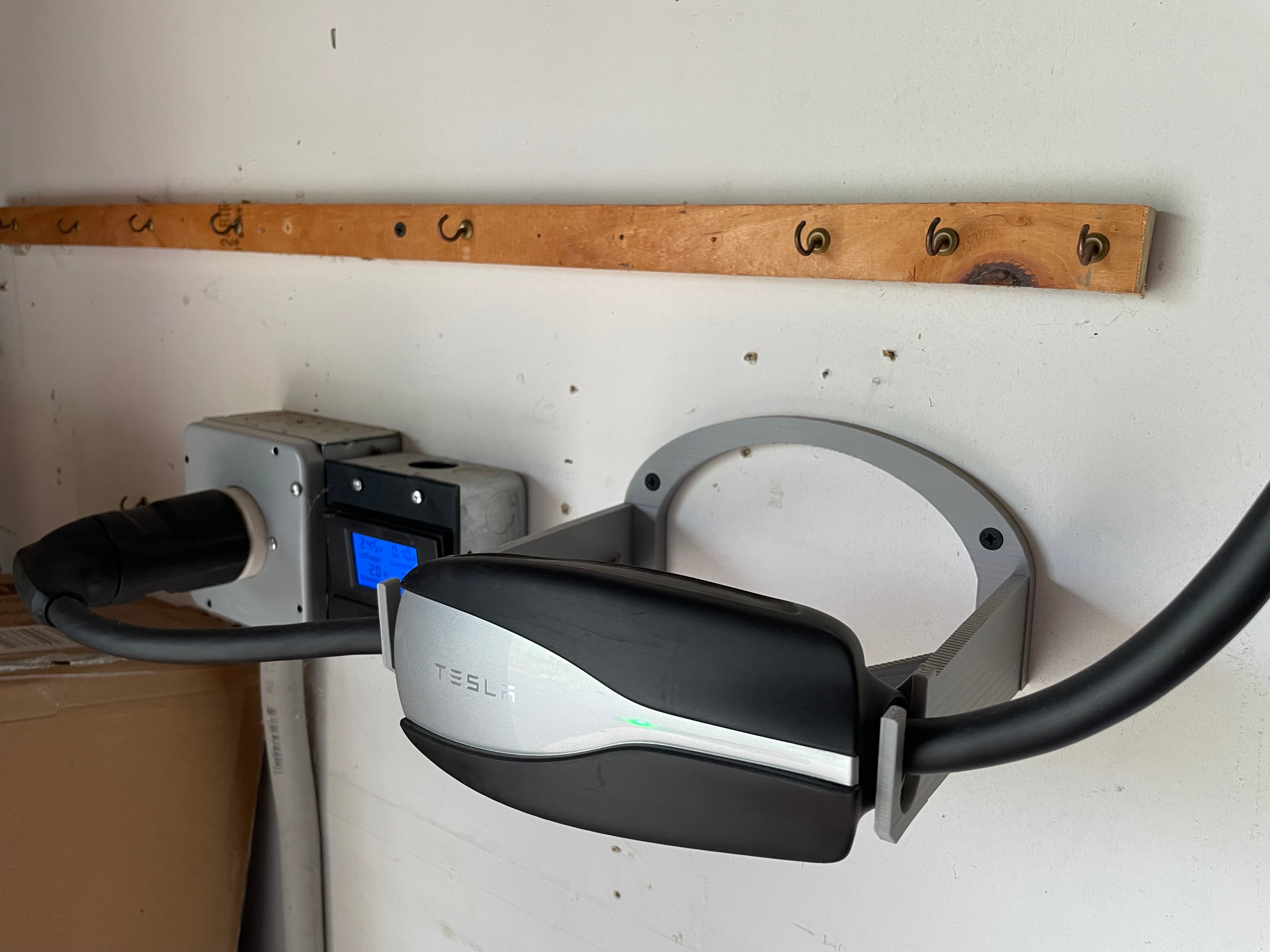 Tesla universal mobilkontakt väggfäste