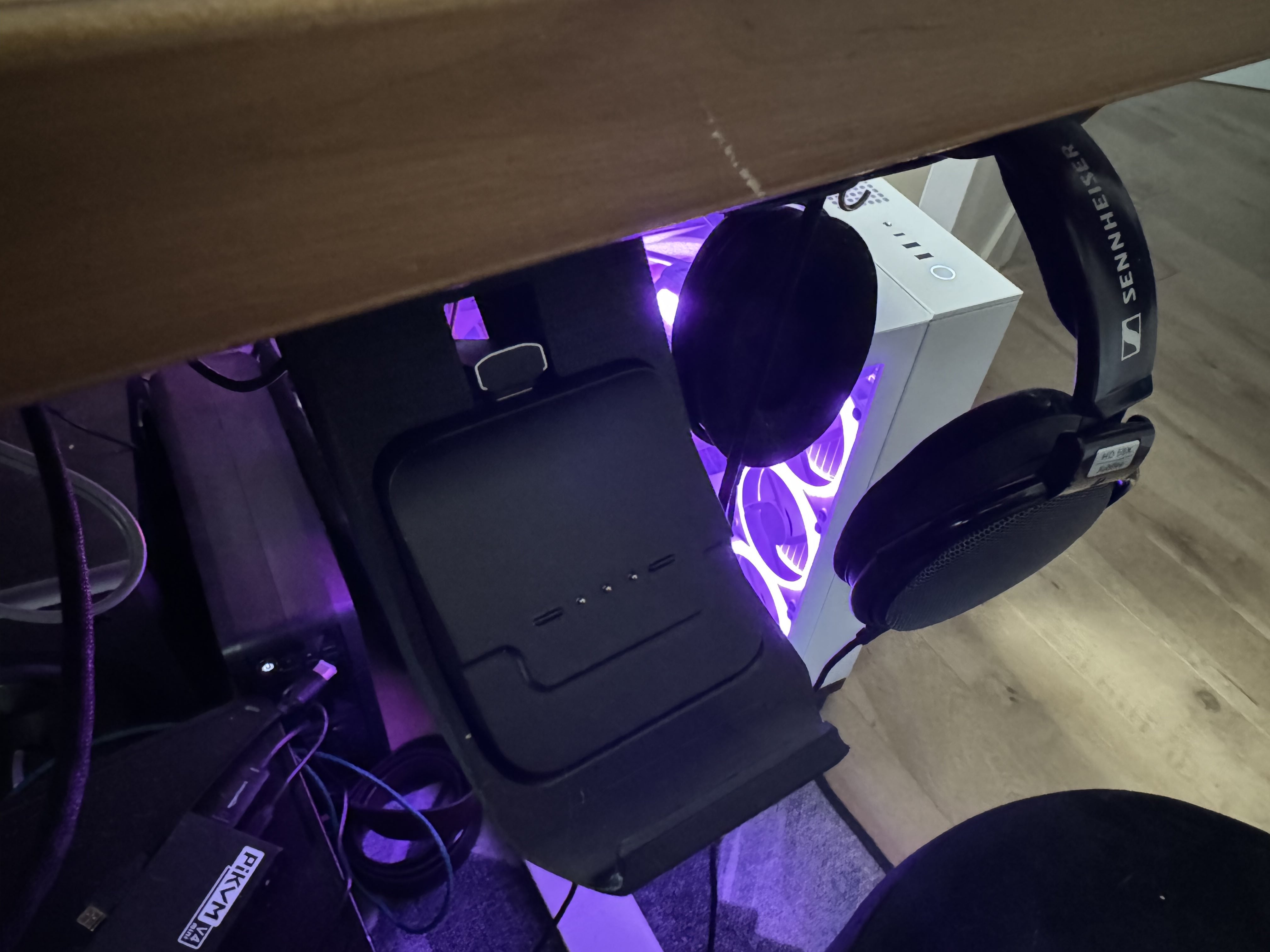 Xbox Elite Controller under skrivbordsladdningsfäste