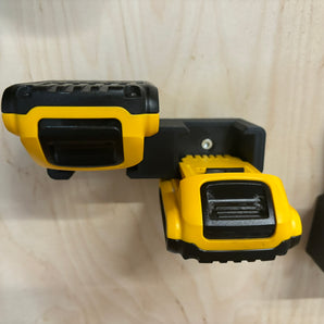 Dewalt batterihållare för 4 batterier