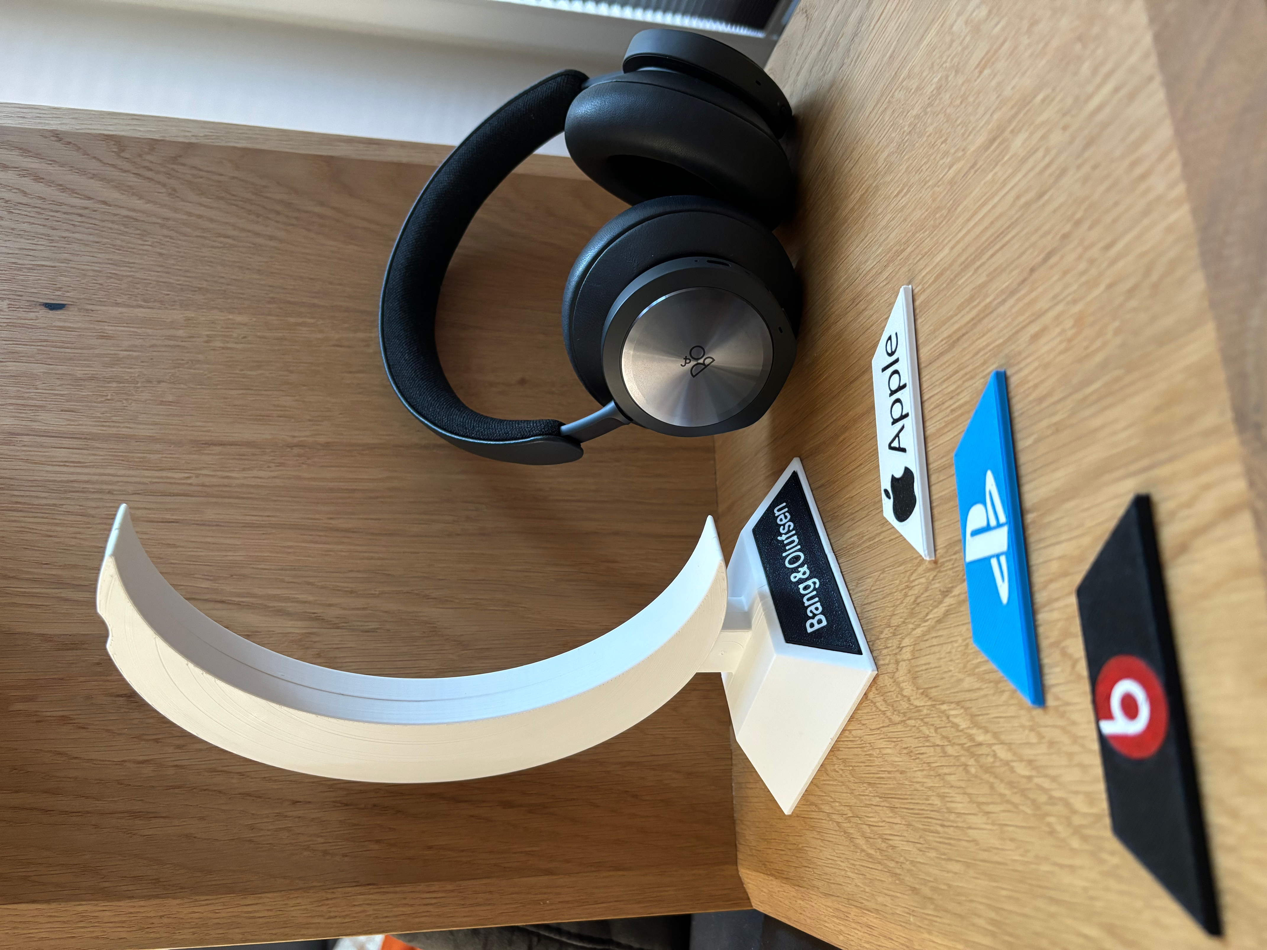 Kopfhörerhalter Mondsichel / Headphone Stand Moon Design