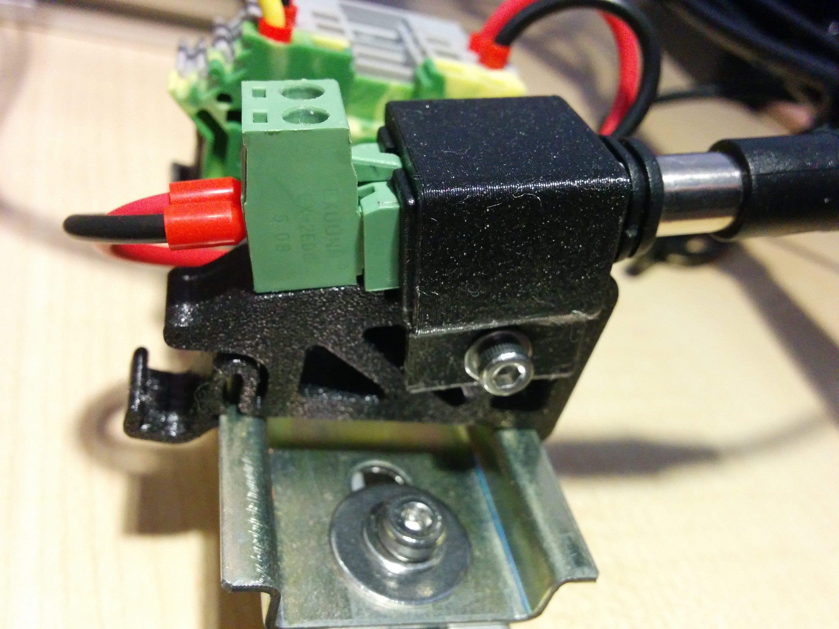 Barrel Jack Adapter DIN-skena montering