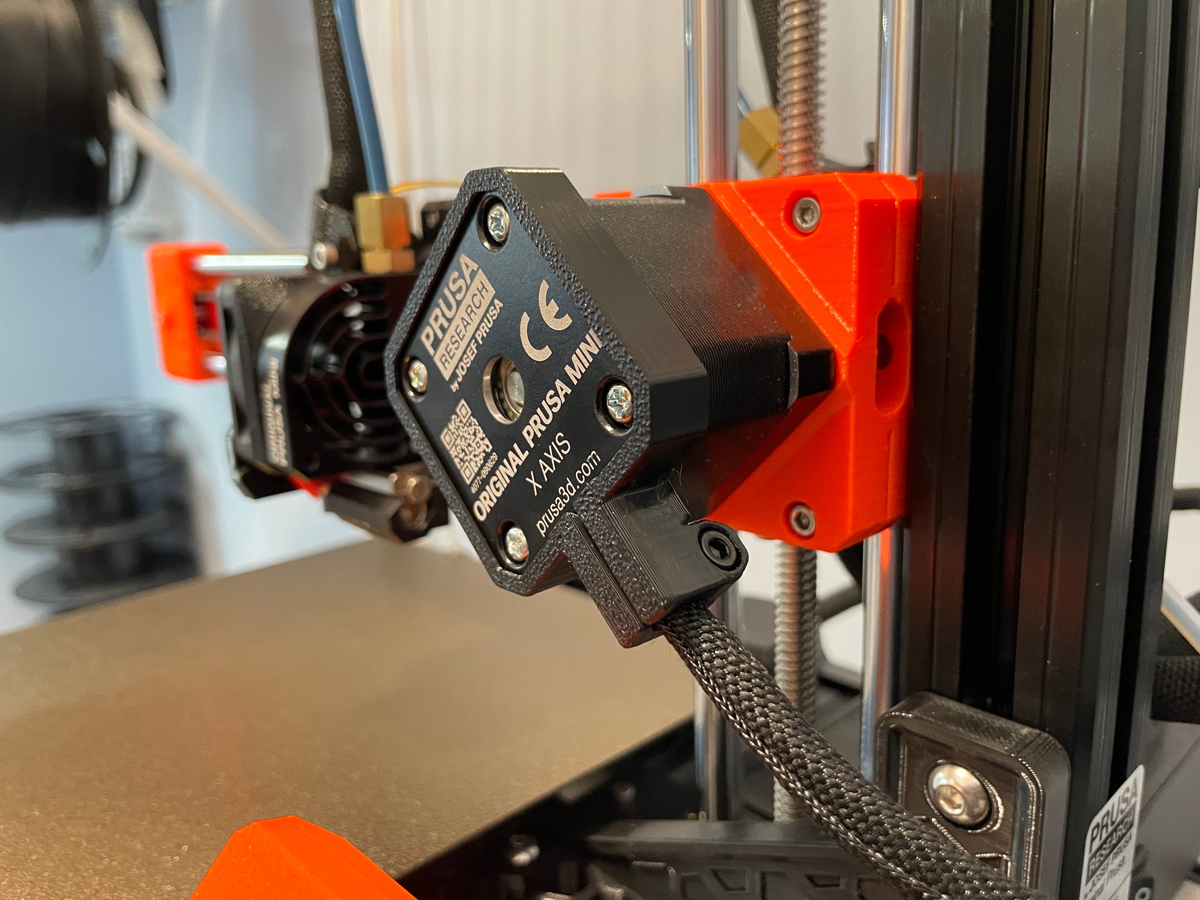 Prusa MK3/Mini X-axelmotorkabelhållare med dragavlastning