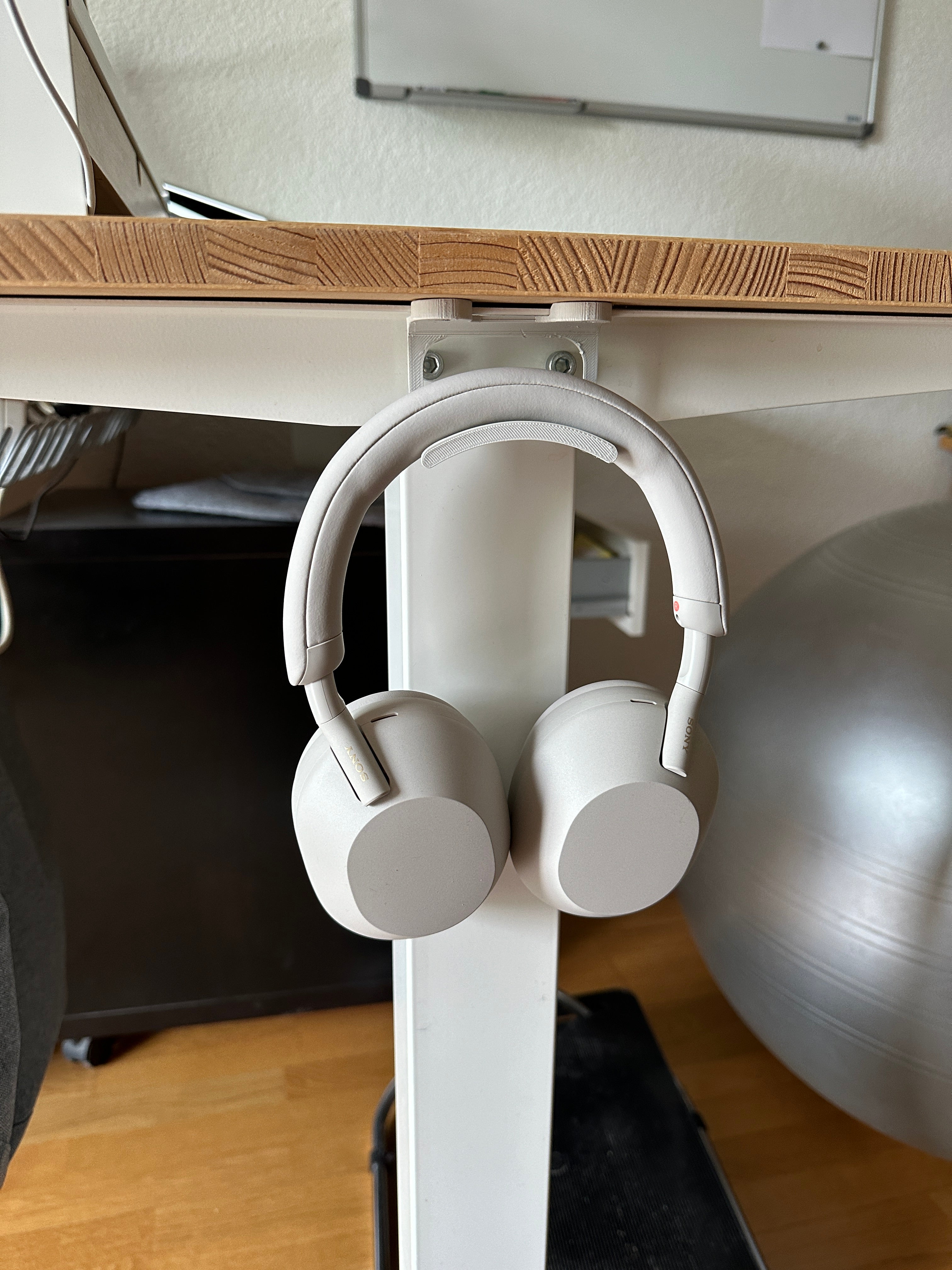 Hovedtelefonholder til Sony WH-1000XM5 - Monteres under skrivebordet
