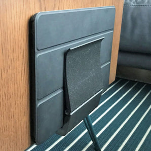 Flexibel iPad-/surfplattahållare för vägg- eller bordsmontering