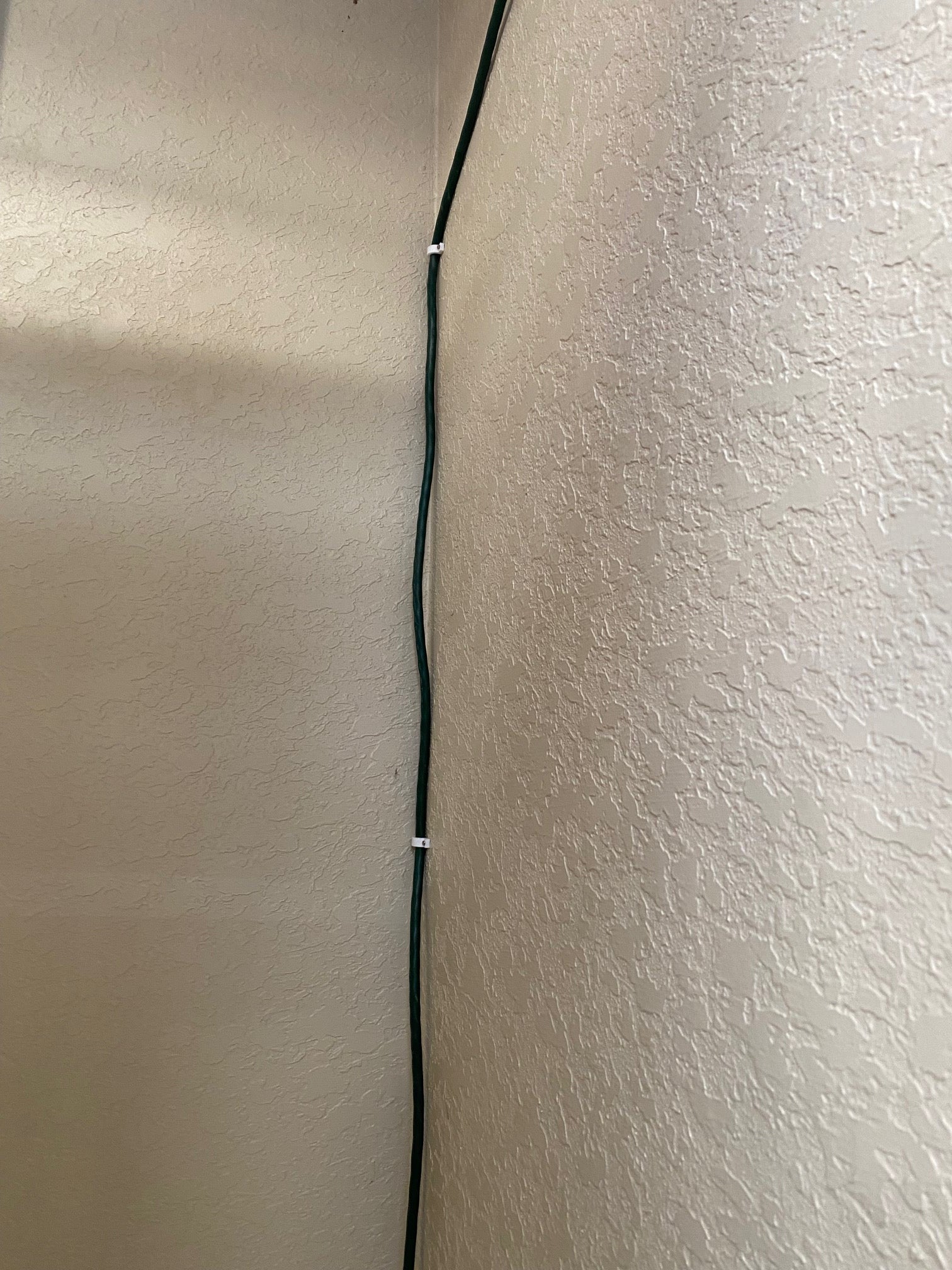 Förlängningssladd Väggklämma