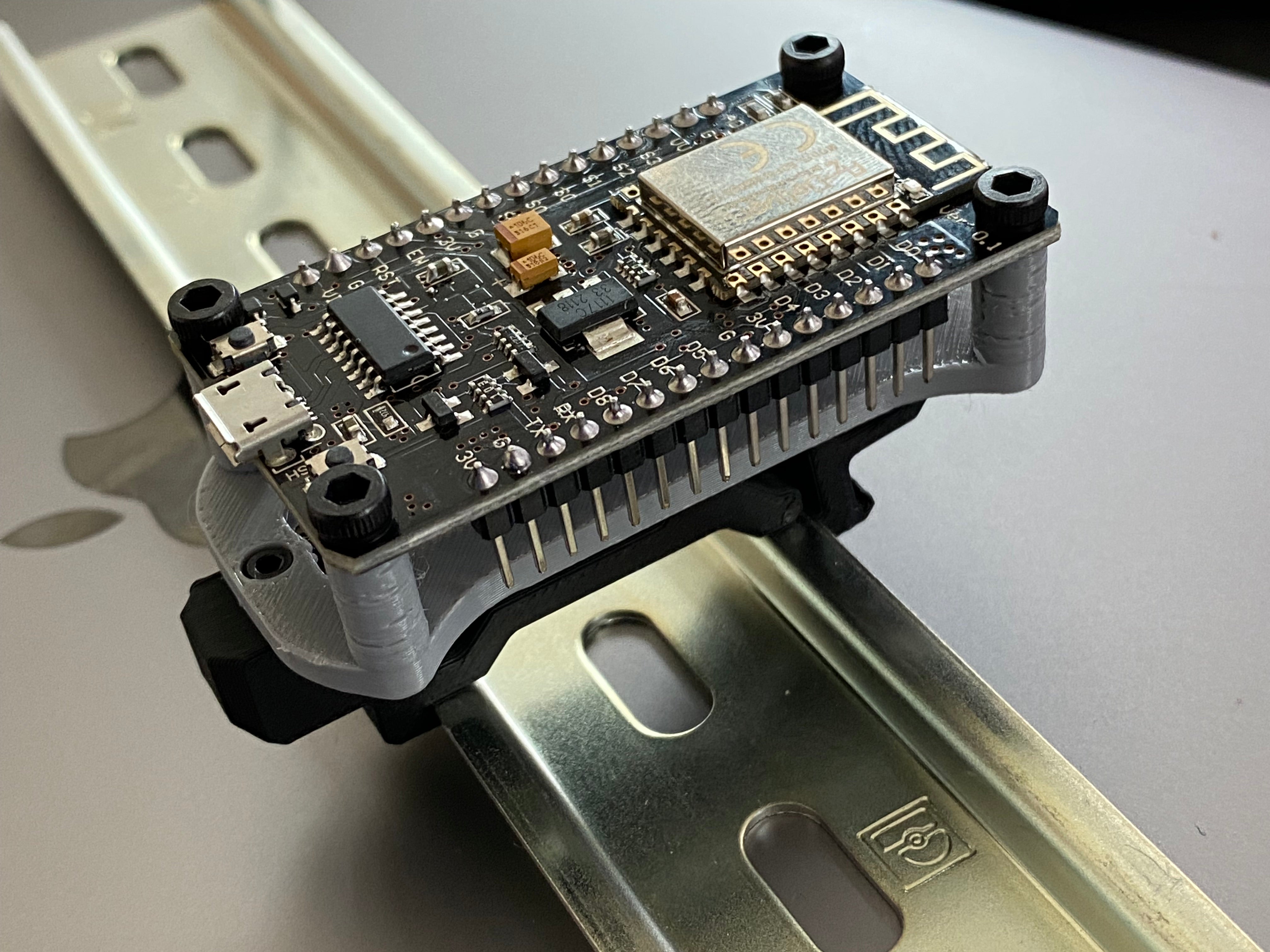 ESP8266 NodeMCU v3 DIN-montering