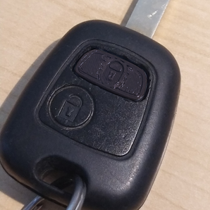 Ersättningsknappsats för bilnyckel till Citroen C1 / Toyota Aygo / Peugeot 107