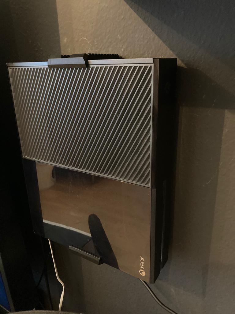 Xbox One väggfäste - 2 skruvar (fix)