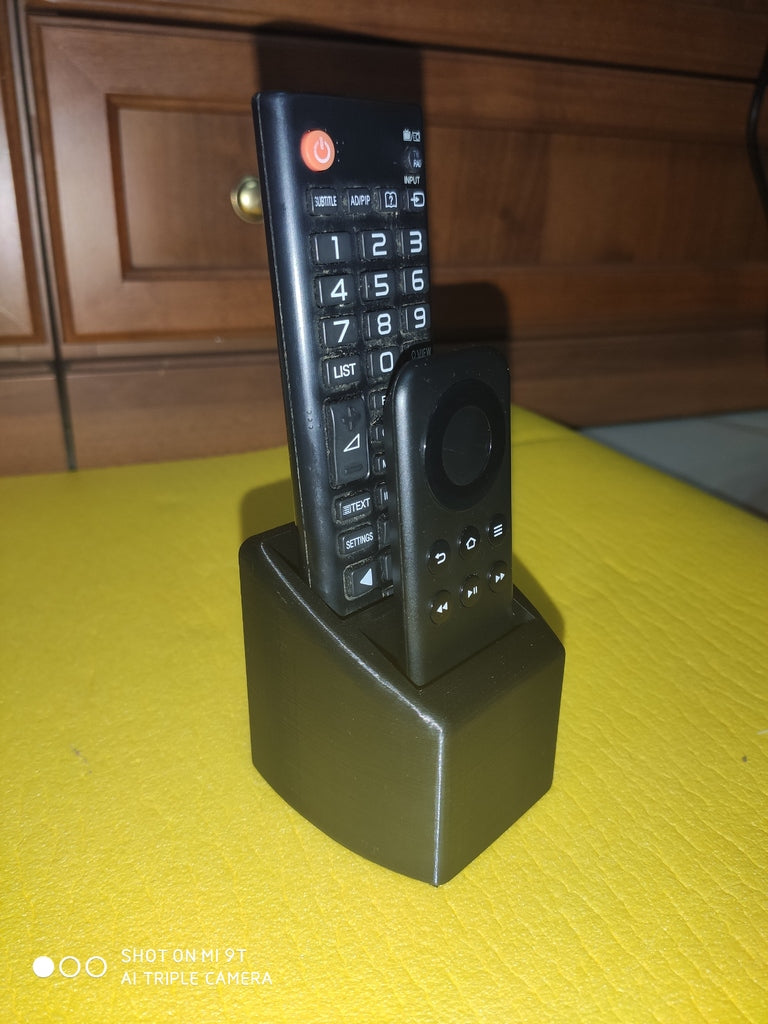 Fjärrkontrollhållare med 2 hål