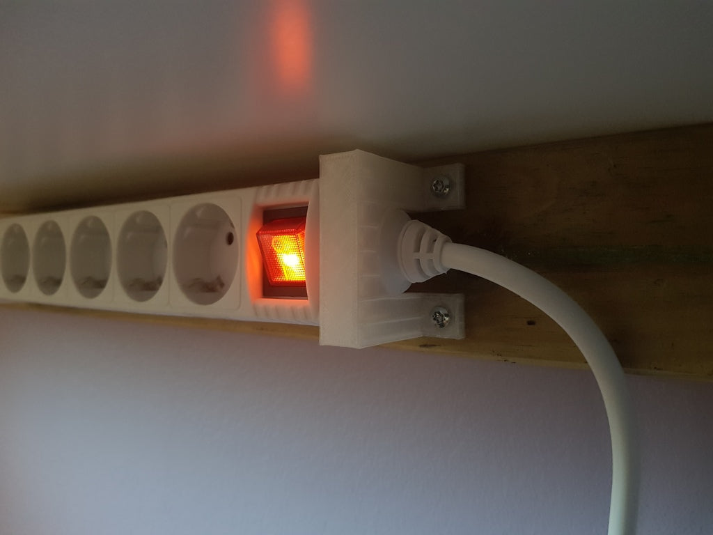 Flervägs kabelhållare för elkablar
