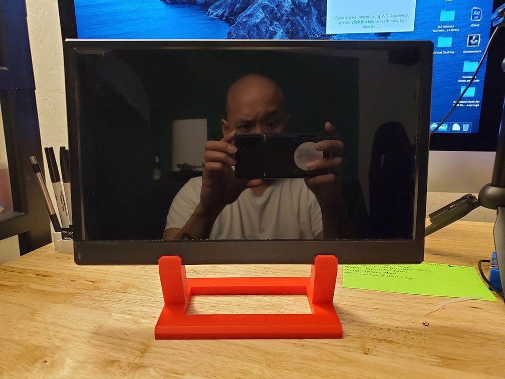 Bordsställ för liten skärm/iPad