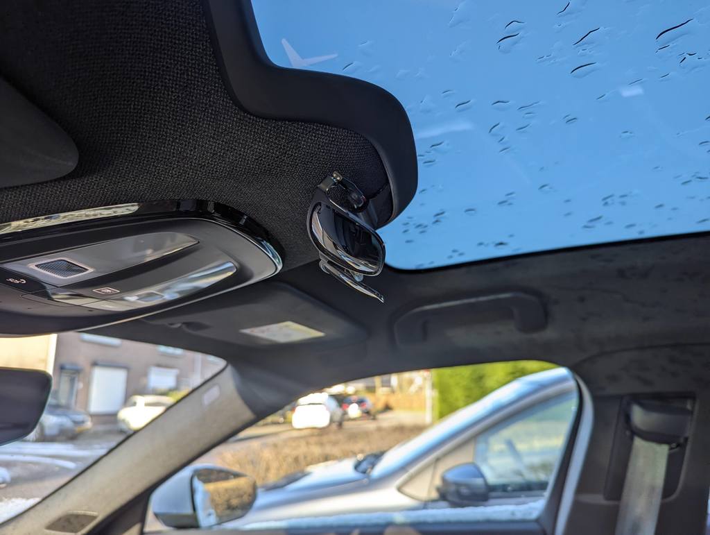 Solglasögonhållare för Polestar 2
