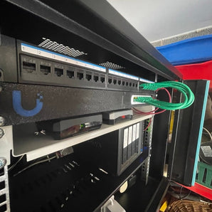 Ubiquiti Unifi Lite 8-portars POE-rackfäste