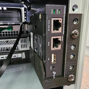 Omada OC200 Vertikal rackmontering