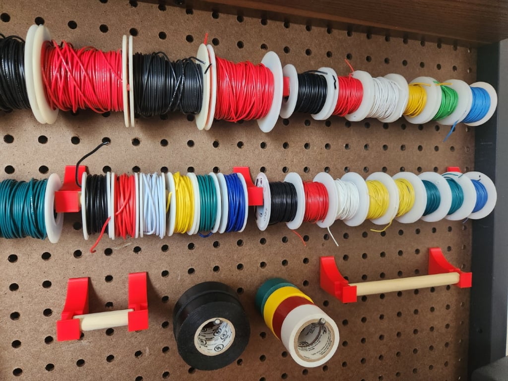Modulära trådspolehållare för Pegboard