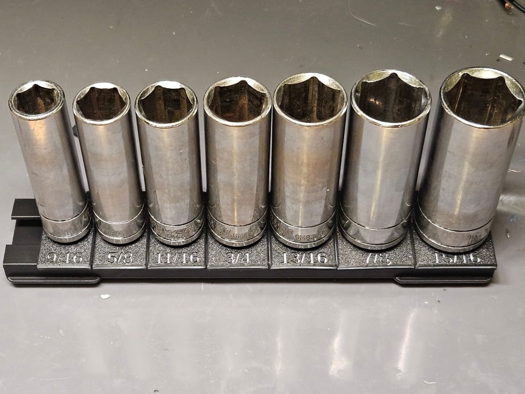 TrackTwist Sokkelholder V2 – Smart Opbevaring til 1/2" og 3/8" Sockets