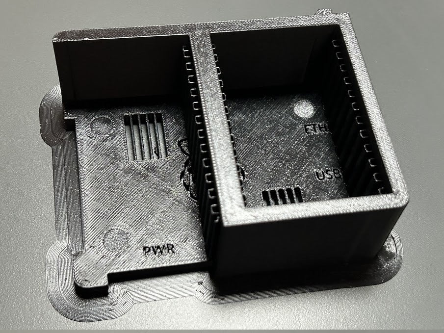 35mm DIN-skena montering för Raspberry Pi 4 i FLIRC-låda