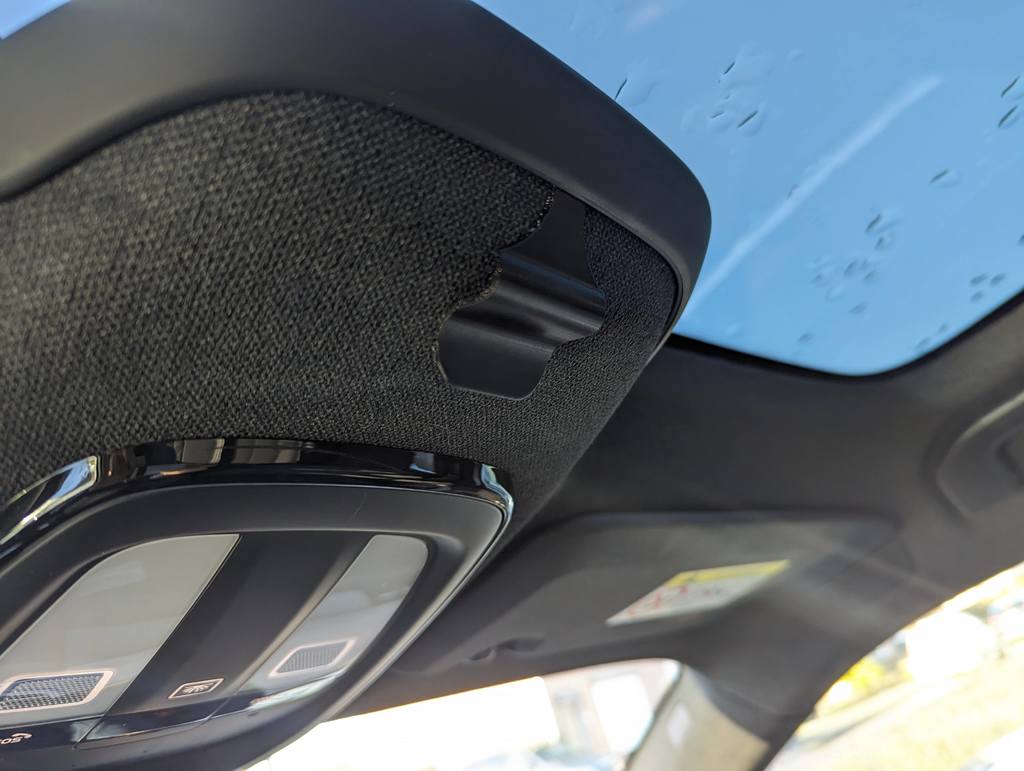 Solglasögonhållare för Polestar 2