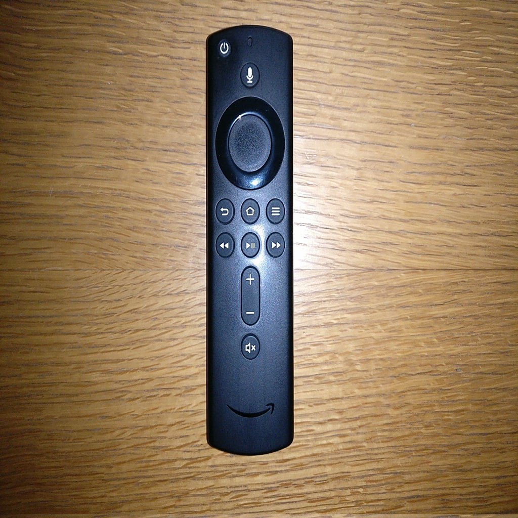 Amazon FireTV Stick-fjärrkontroll med TV-kontrollhållare