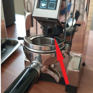 Förbättringar av Eureka Mignon: Portafilterhållare och kaffetratt