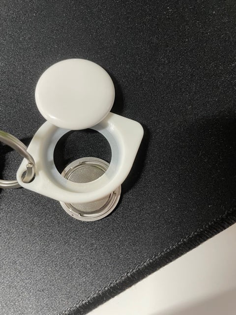 Minimalistisk AirTag nyckelring
