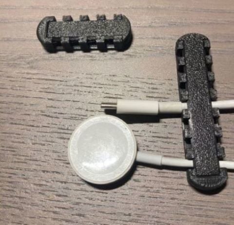 Kabelhållare för sängbord