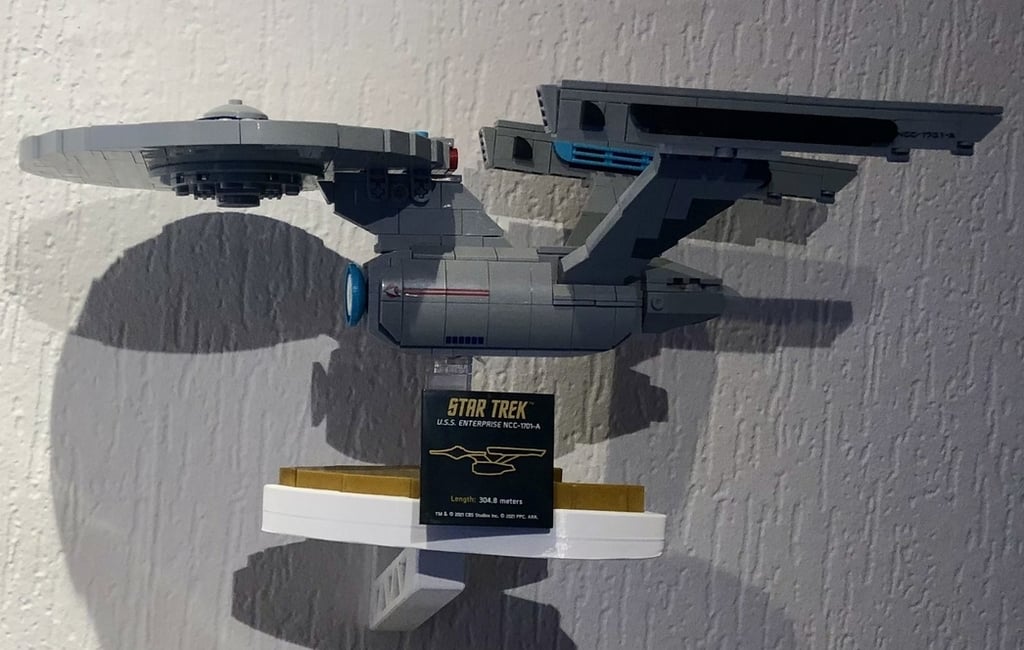 Vägghållare för BlueBrixx Star Trek-modeller