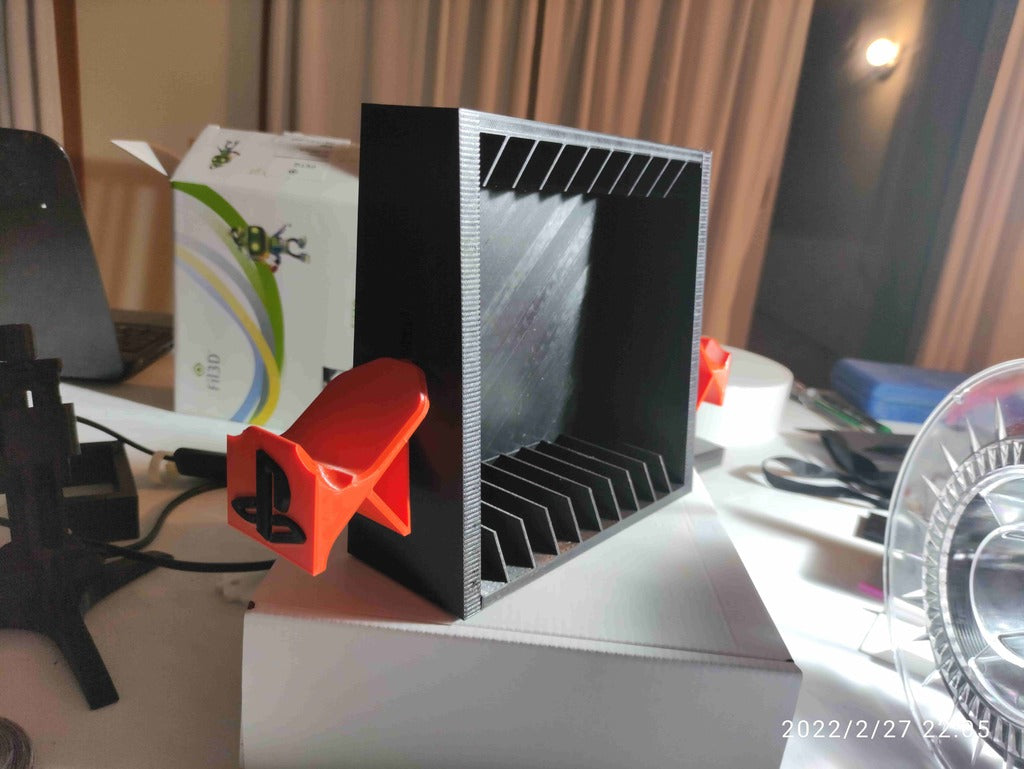 Hylla för Playstation 4-spel med stöd för adaptiv kontroller