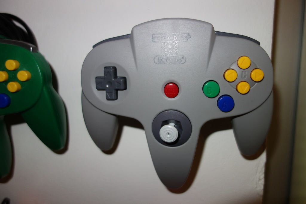 Väggfäste för 8bitdo X Retro-Bit 64 Controller