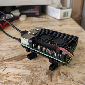 DIN-skenefäste för Raspberry Pi 4 med Armor-hölje