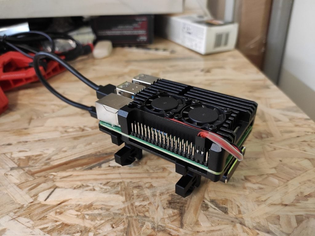 Raspberry Pi 4 Armor Case DIN Rail Mount