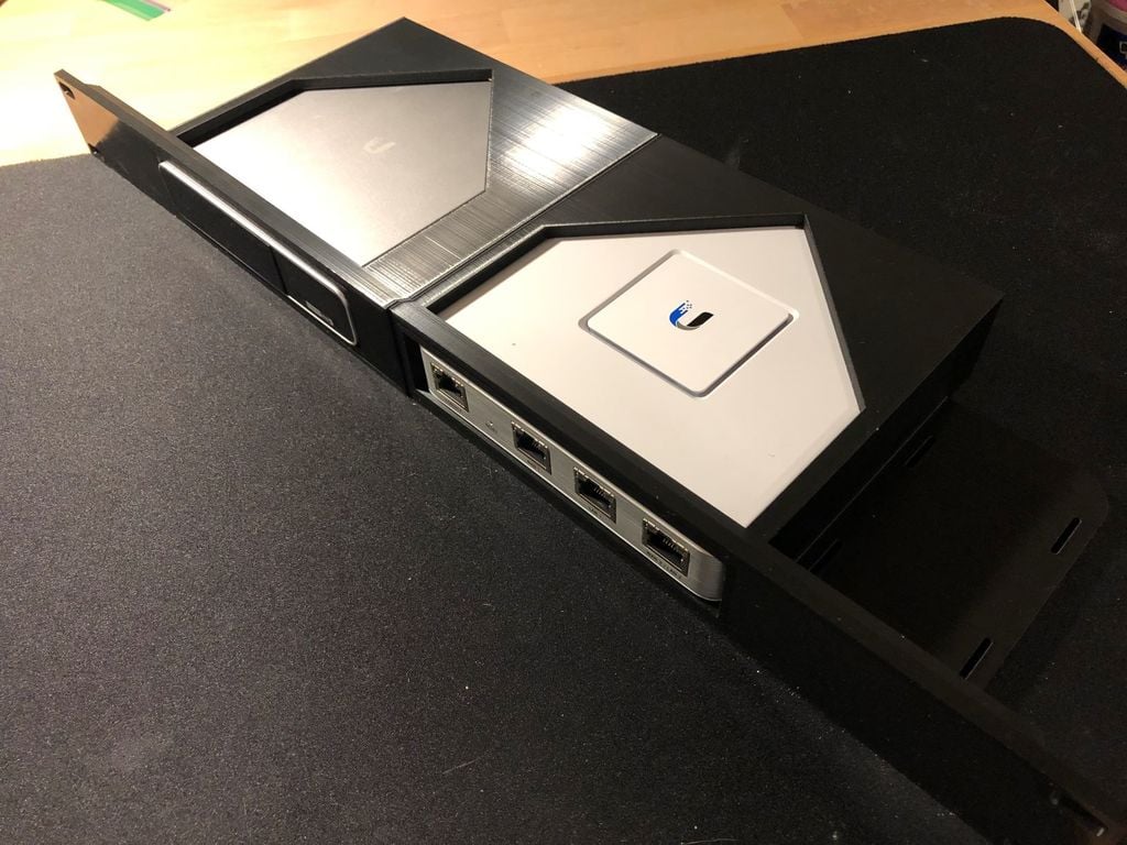 Ubiquiti UniFi USG och Cloud Key Gen 2 Plus Rackmount