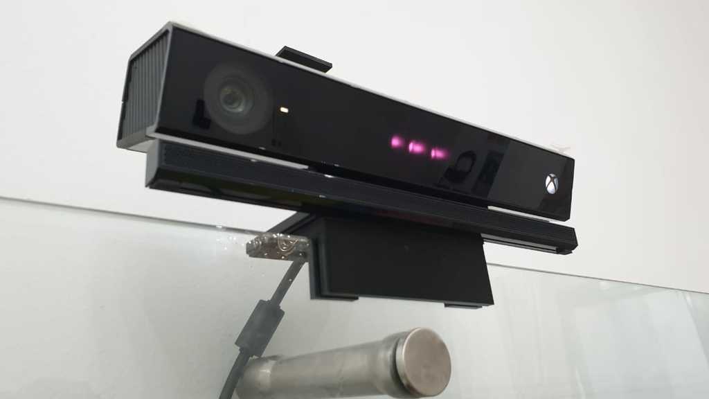 Justerbart Kinect Clamp Mount för Xbox One