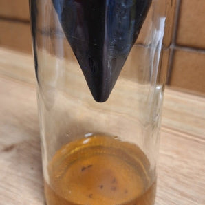 Effektiv fruktflugfälla för hemmet – för återvinning av glas