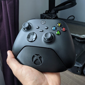 Minimalistiskt Xbox-kontrollstativ med Xbox-logotyp