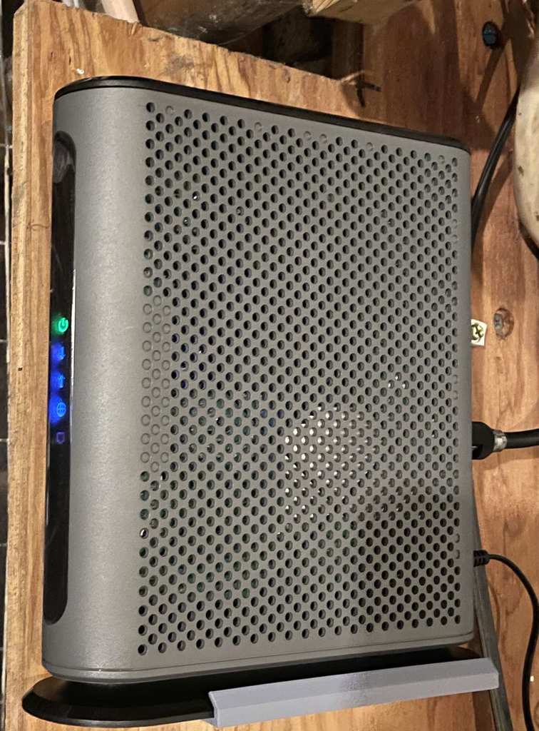 Motorola MB8611 Vægmontering – Pladsbesparende og Organiserende
