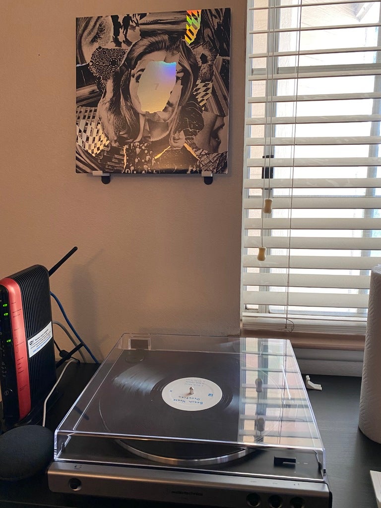 Vinylplade Vægophæng "Nu Spiller" - Elegant Display