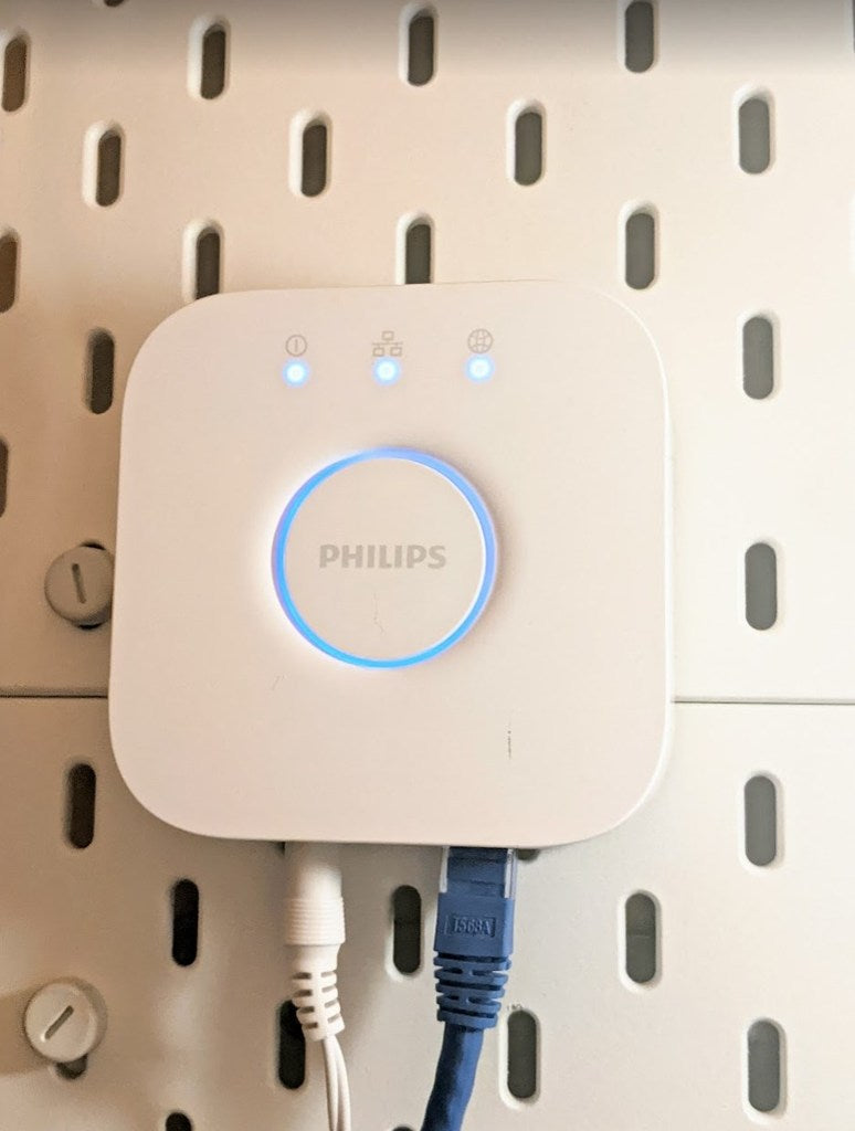 Philips Hue Hub V2.1 Skadis Vægbeslag