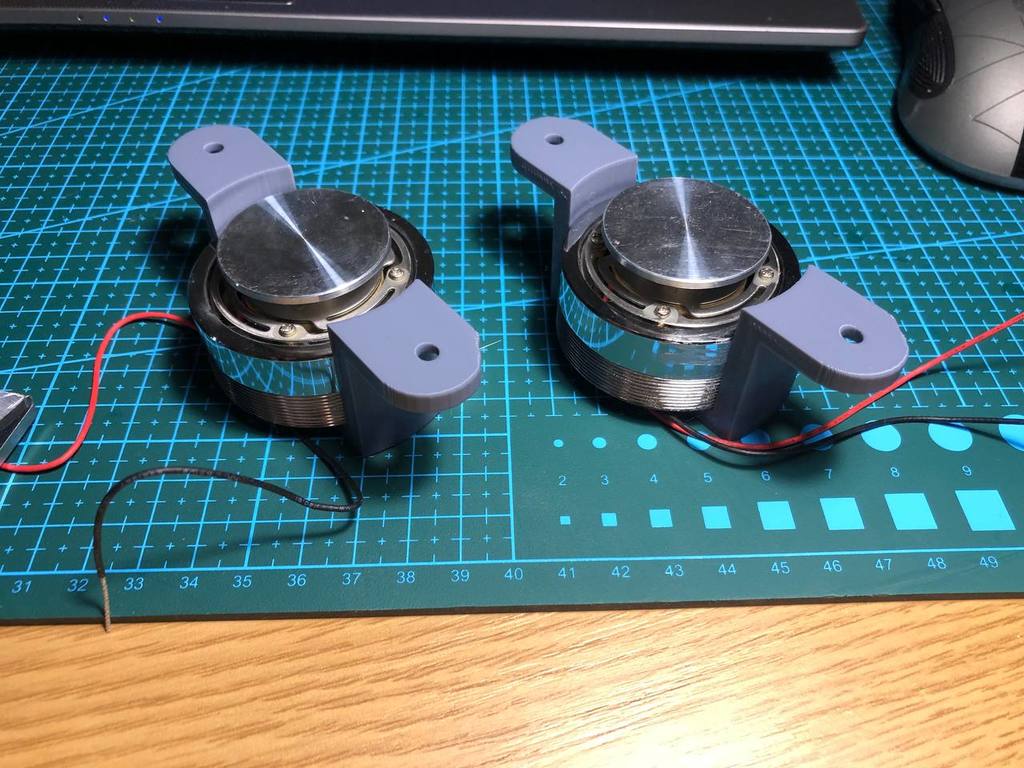 Monteringsbeslag til Vibrationshøjttalere (50x30mm)