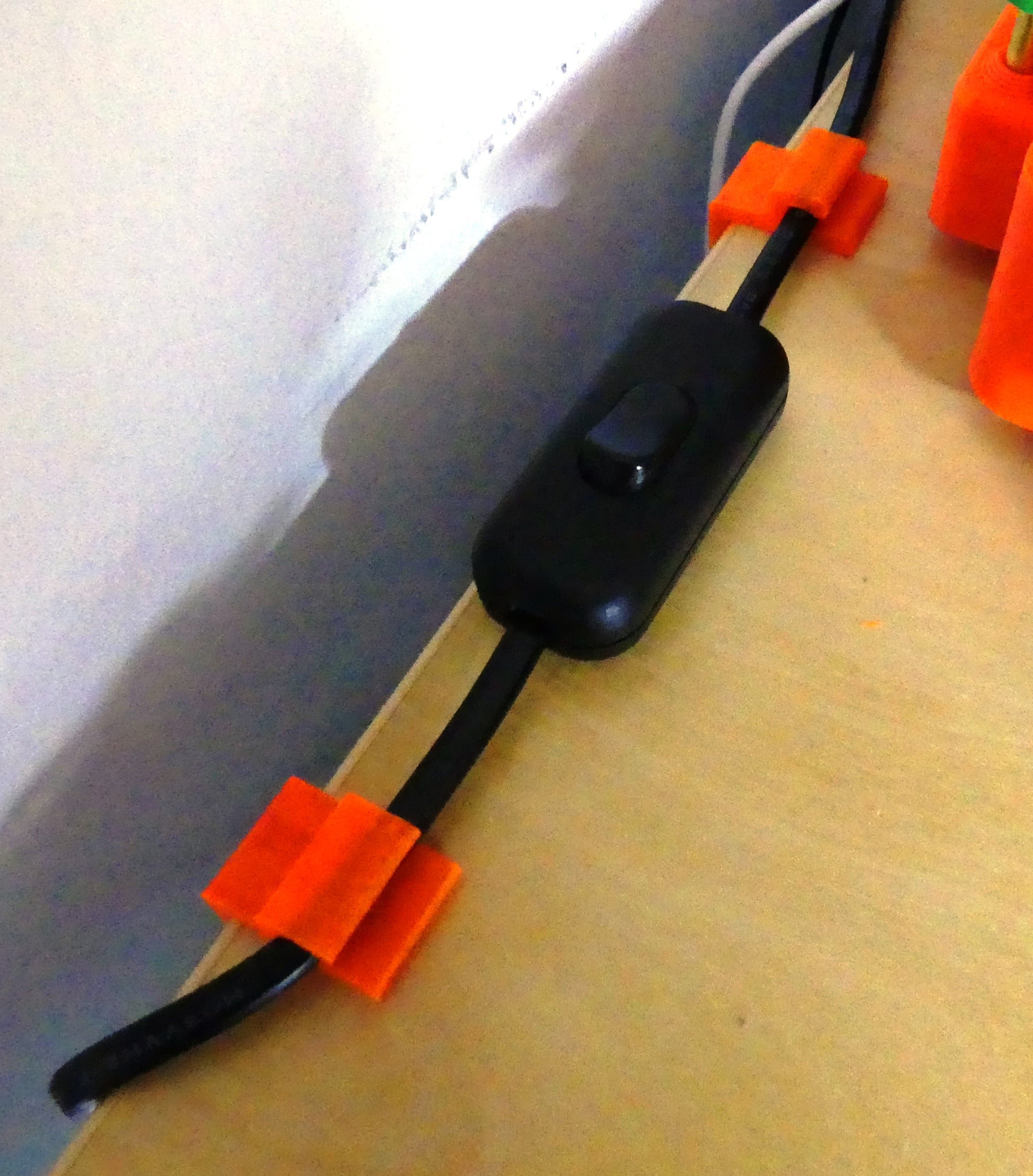 Kabelklämma för IKEA skrivbord