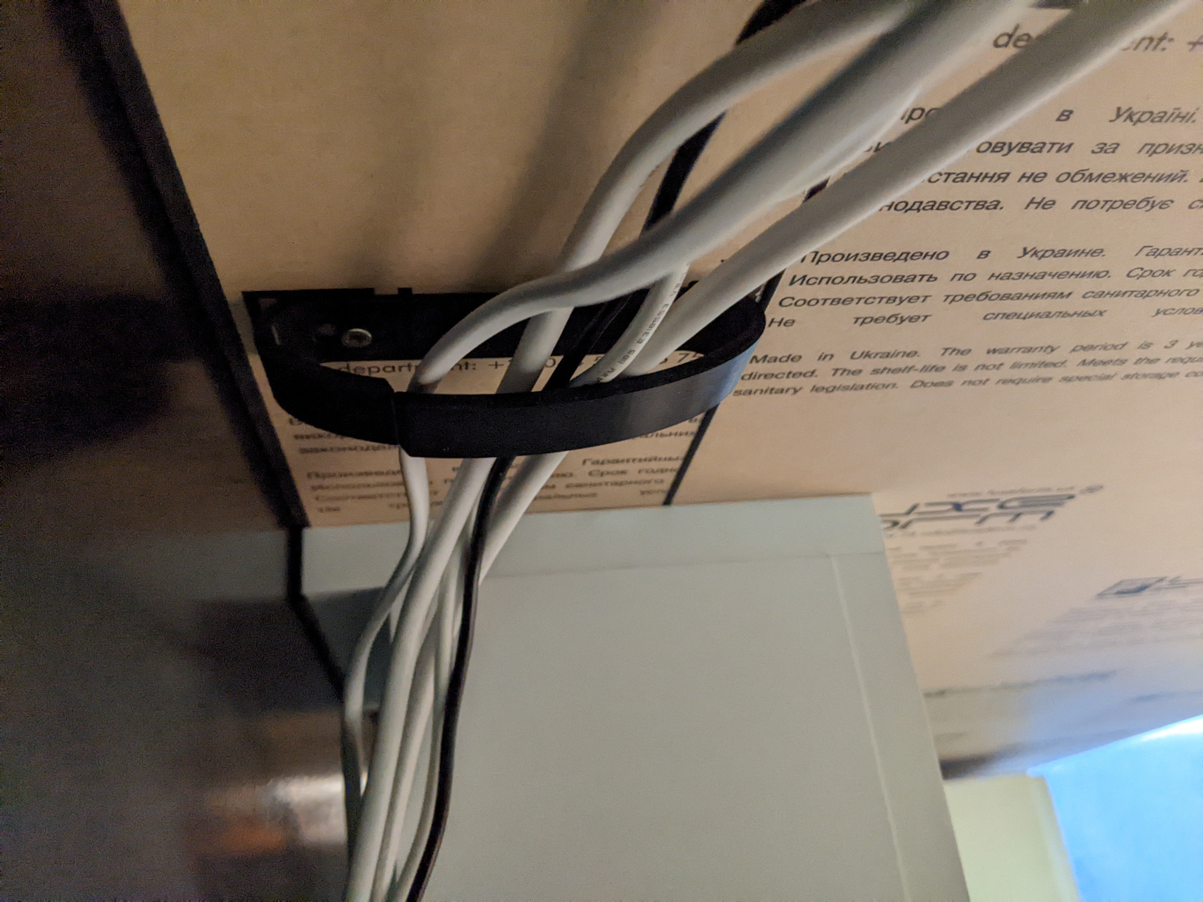 Väggmonterad Cable Organizer / Clip