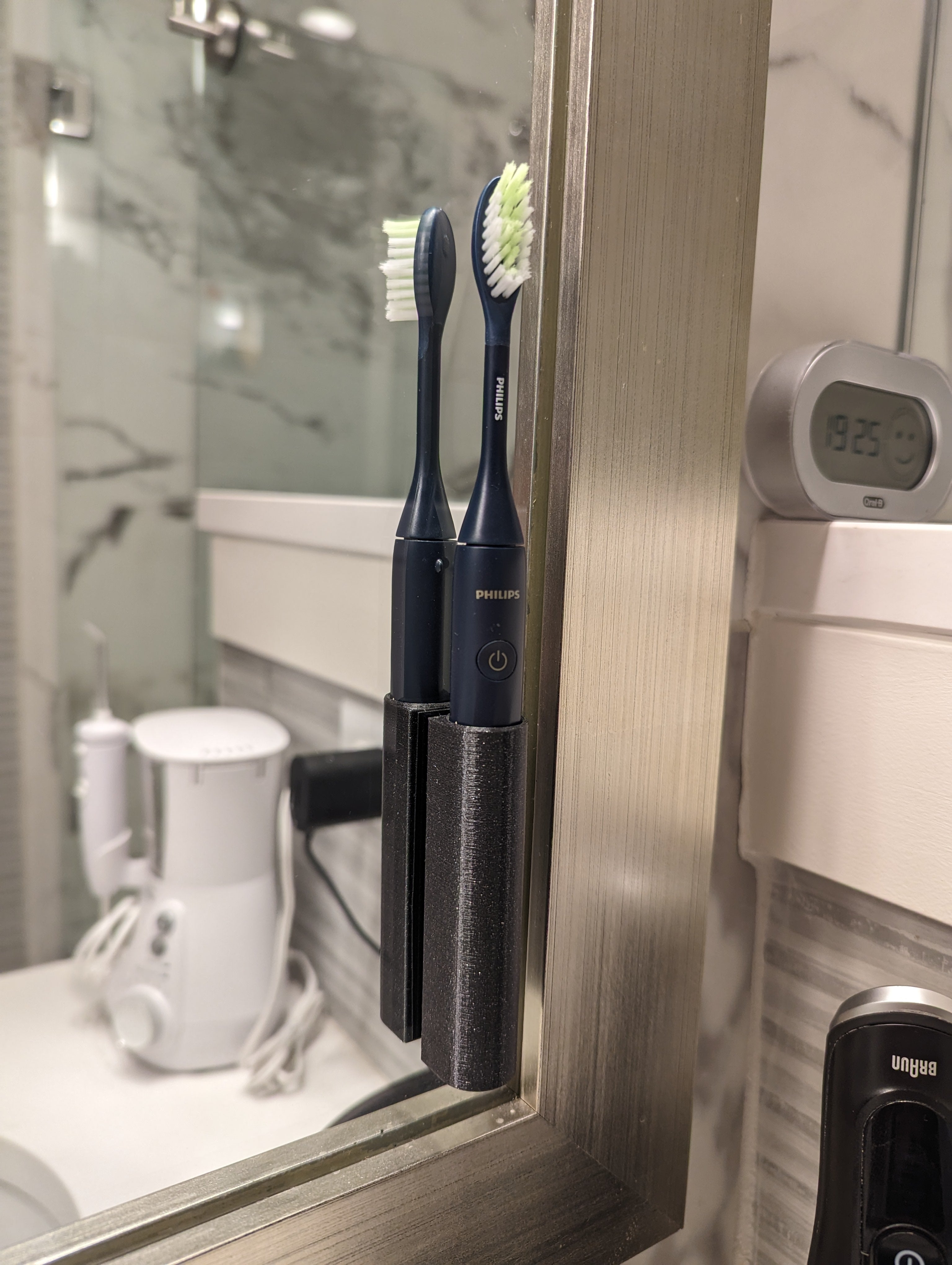 Spegelmonterad tandborsthållare för Philips One Sonicare