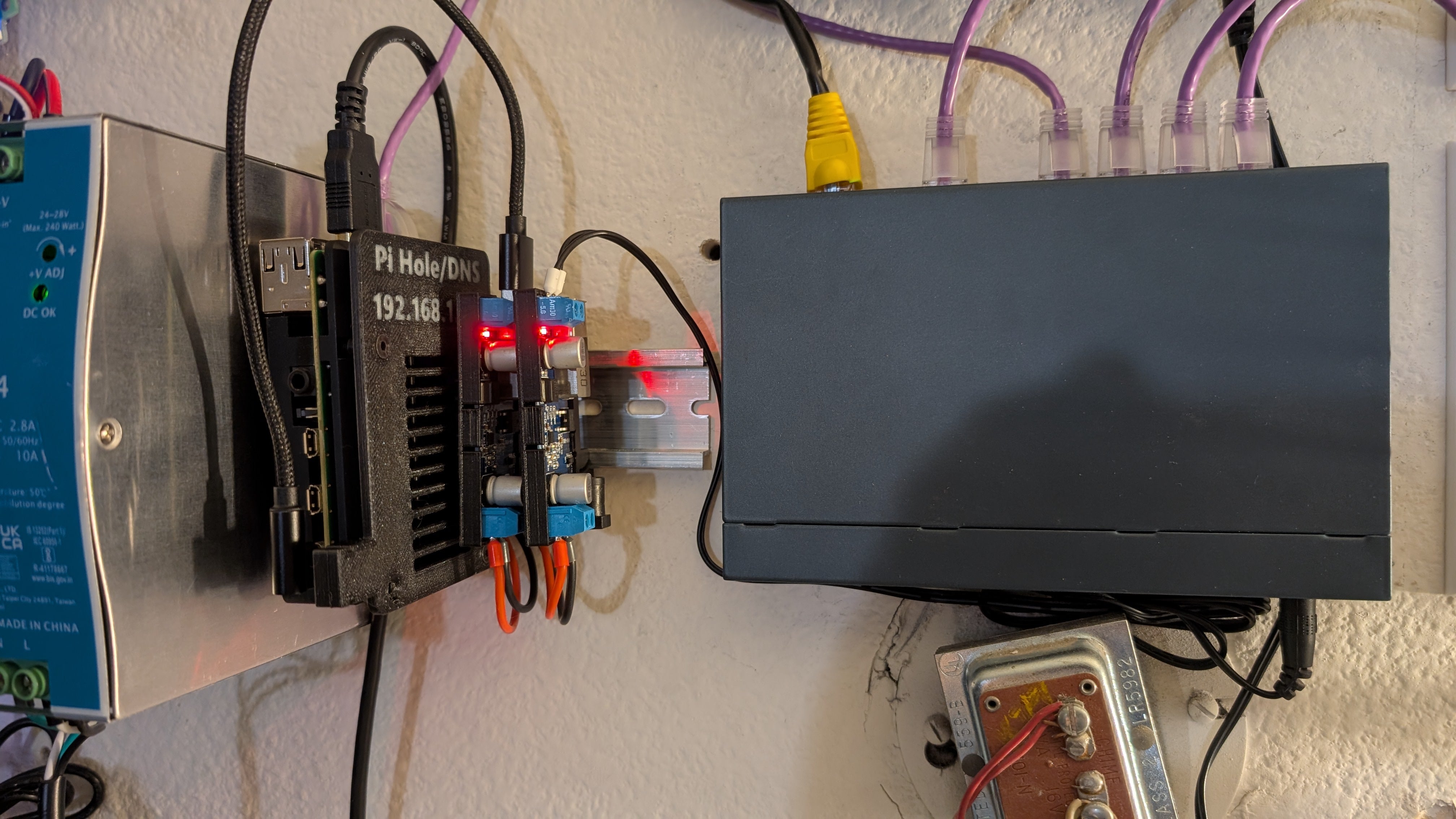 DIN-skinnebeslag til 5V USB Buck Konverter