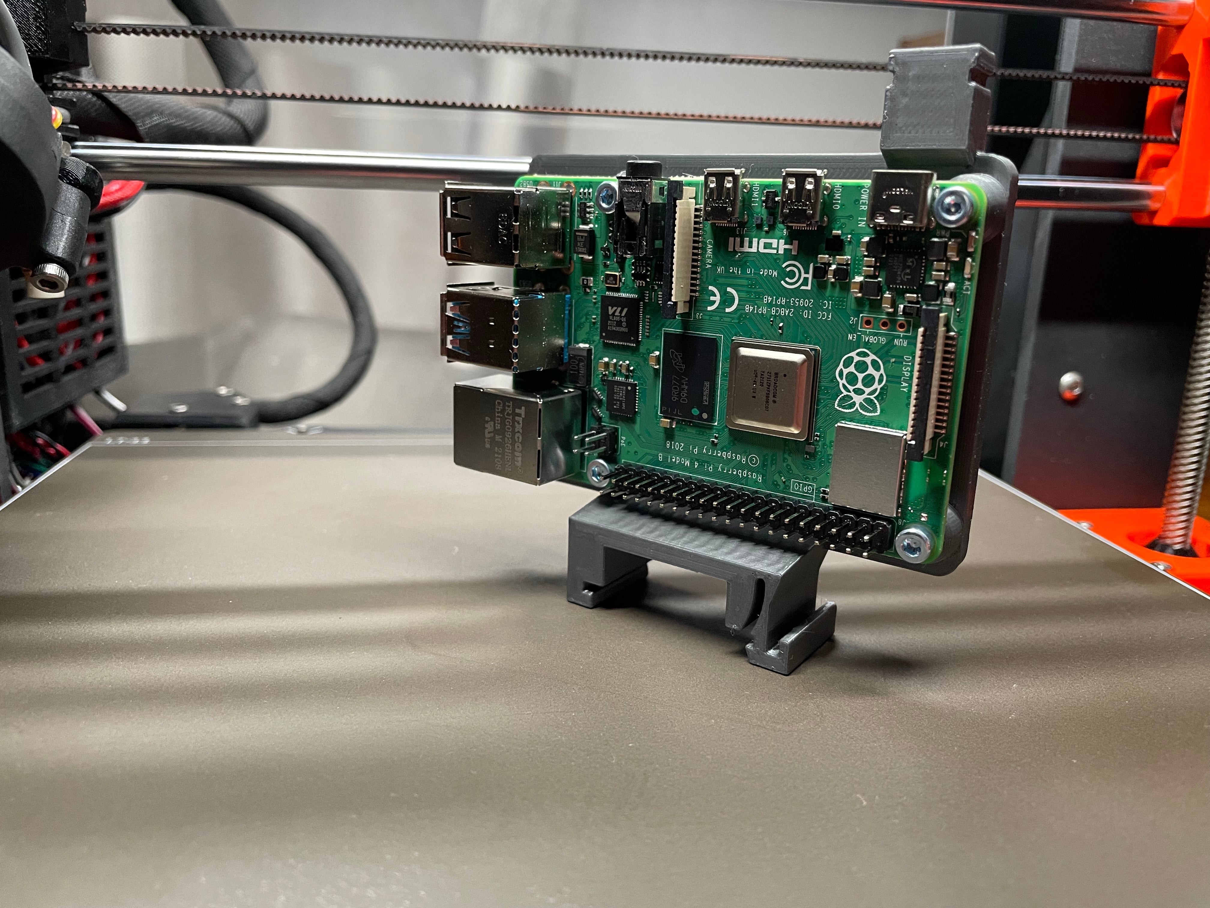 Raspberry Pi 4 / Pi 5 DIN-skenahållare med M3 nitmuttrar