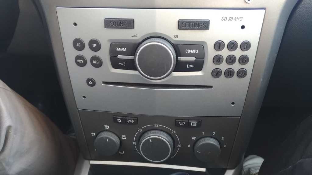 Ersättningsknappar för Opel CD30MP3 bilradio