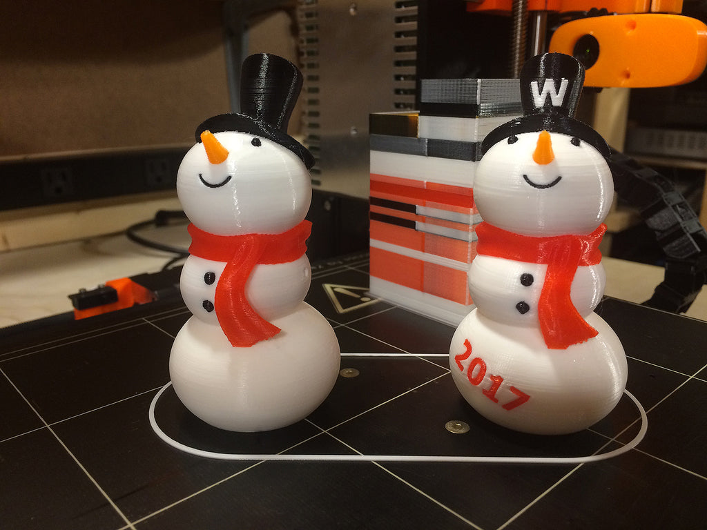 Multicolor Snowman Ornament for Christmas (Multi-Extruder Remix)