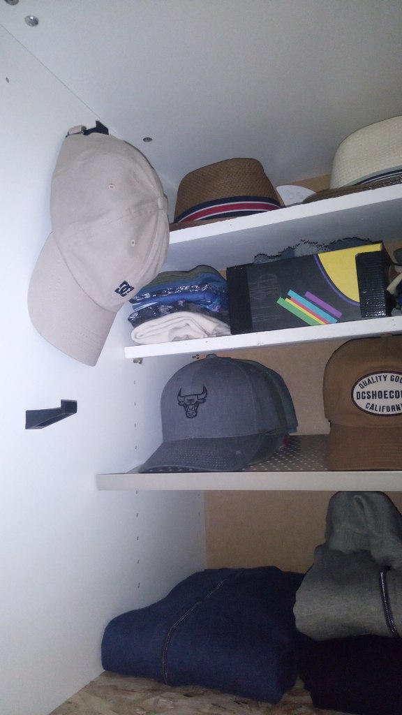 Universal väggfäste för recurve eller sammansatta bågar och Snapback Cap Edge