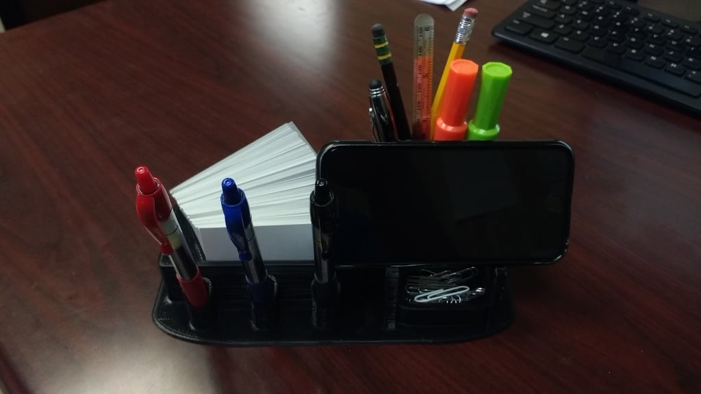 Skrivbordsorganisator Remix med pennhållare, telefonhållare, visitkortshållare och gem-fack