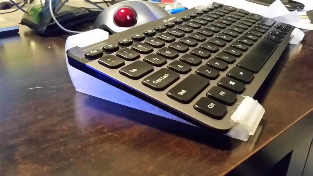 Tippbart stativ för Logitech K810 Bluetooth-tangentbord